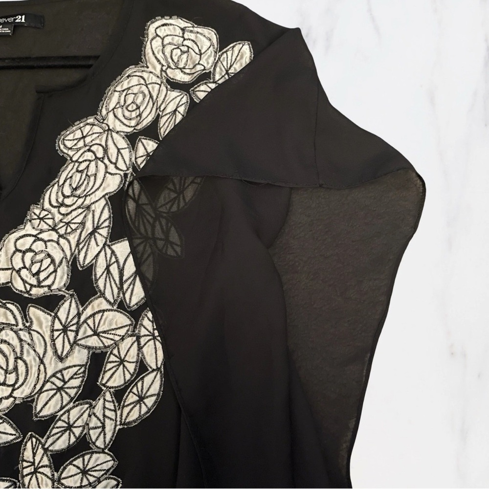 Forever 21 Y2K Boho Top Embroidered Black & White Drop Shoulder Sz M - Picture 6 of 10
